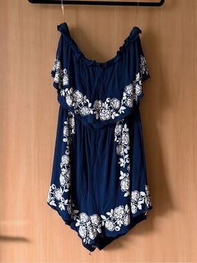 Trixxi Navy Blue & White Floral Strapless Romper